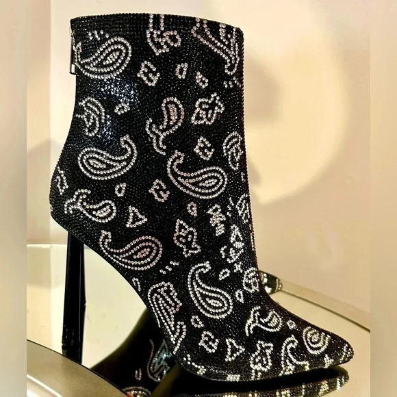 Never Worn STEVE MADDEN Denisha Glass and Fabric Ankle Boots, Size 8.5 - Picture 3 of 6